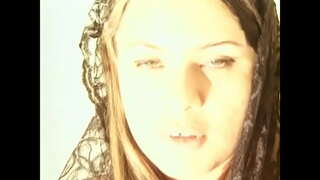 Sentespri a nan parèy bustèd pwòp l &#039;sèvèl te redhaired bouzen ak sen blanchi apre haedcore kouche ak twa zanmi yo raple l &#039;sou l&#039; dèt