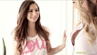 Innoċenti ċeka jiġrilha threesomed