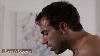 Milehigh-အမွှေးအလိုတော်-ရွယ်ရောက်ဒမ် Khloe Kapri-မှာပိတ်မိနေအိမ်