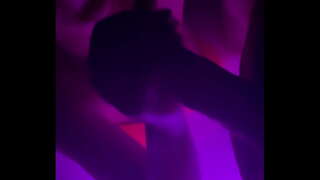 Отвел мою младшую сестру в джакузи үчүн ал отсосала менин мүчөсү.